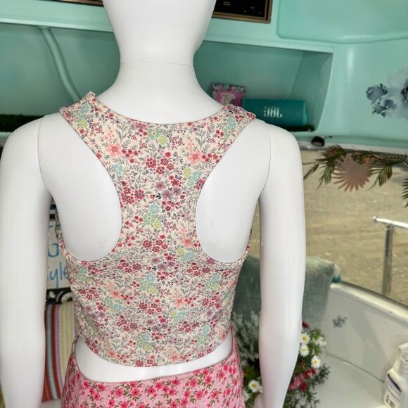 NWT Evolution and Creation Floral Crop Tank Top - Picture 3 of 7